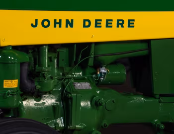Sob o capô John Deere 430U Gasoline '1958–60