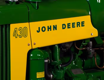 Sob o capô John Deere 430U LPG '1958–60