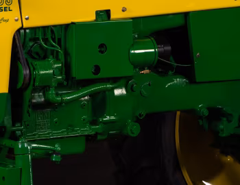 Sob o capô John Deere 435 Hi-Crop '1959–60