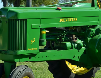 Sob o capô John Deere 50 dual narrow front Gasoline '1952–56
