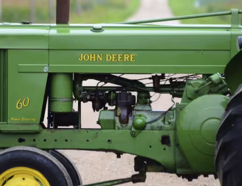 Sob o capô 1954–56 John Deere 60 wide front