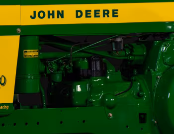 Sob o capô John Deere 620H Gasoline '1956–58