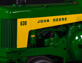 Sob o capô John Deere 630S All-Fuel '1958–60