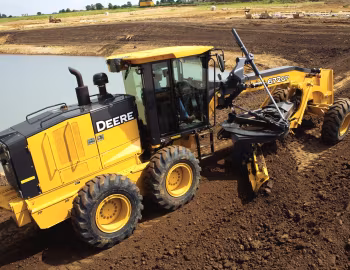 John Deere 672GP '2009–pr.