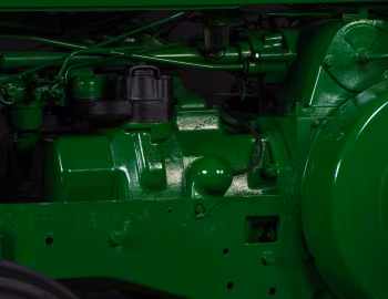 Sob o capô John Deere 70S '1953–56