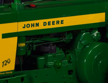 Sob o capô John Deere 720 '1956–58