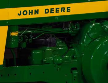 Sob o capô John Deere 720S All-Fuel '1956–58