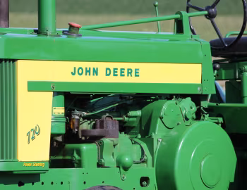 Під капотом John Deere 720S All-Fuel '1956–58