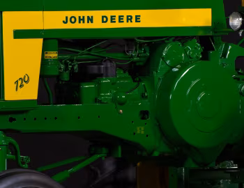 Sob o capô John Deere 720H All-Fuel '1956–58