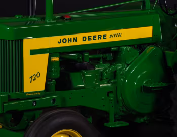 Sob o capô John Deere 720S Diesel '1956–58