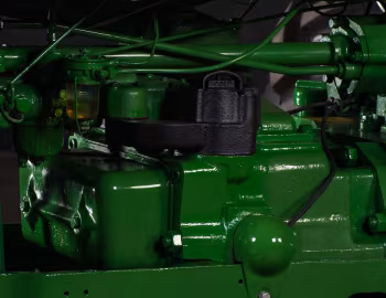 Sob o capô John Deere 720S Gasoline '1956–58
