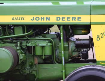 Під капотом John Deere 820 Diesel '1956–07.1958