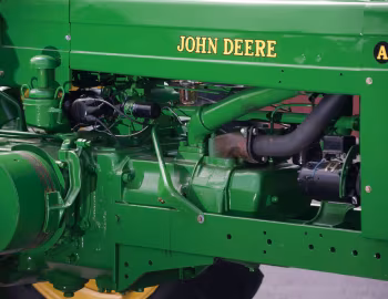 Sous la capuche John Deere A '08.1938–47