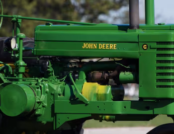 Sob o capô John Deere G '03.1947–02.1953