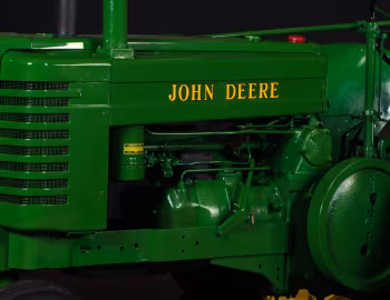 Sob o capô John Deere GM '02.1942–09.1946