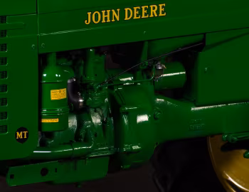Sob o capô John Deere MT '1949–52