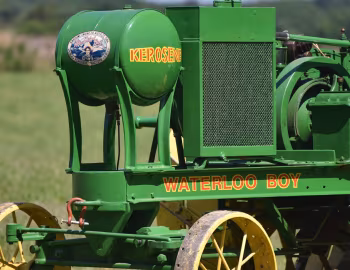 Sob o capô Waterloo Boy Model N '1917–24