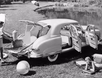 1949 Kaiser DeLuxe Vagabond 4-door Utility Sedan (K4925)