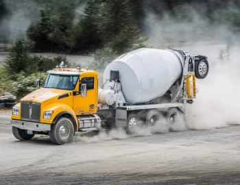 2018 Kenworth T880S McNeilus concrete mixer '2017–pr.