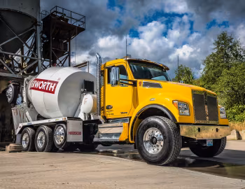 2018 Kenworth T880S McNeilus concrete mixer '2017–pr.