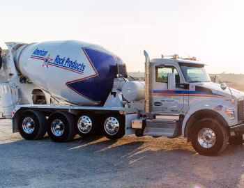 2018 Kenworth T880S McNeilus concrete mixer '2017–pr.