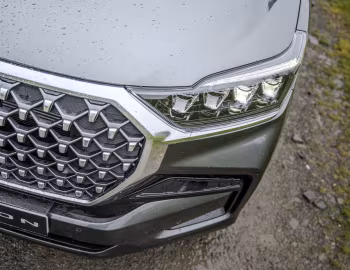 KGM Rexton [UK-spec] '2024–pr.