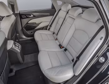 Інтер'єр 2017–19 Kia Cadenza [North America] (YG) '2016–19