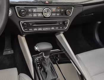 Торпедо 2017–19 Kia Cadenza [North America] (YG) '2016–19