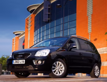 Kia Carens [UK-spec] (UN) '2010–12