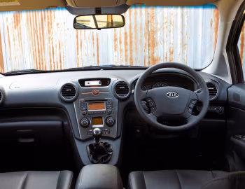 Торпедо Kia Carens [UK-spec] (UN) '2010–12
