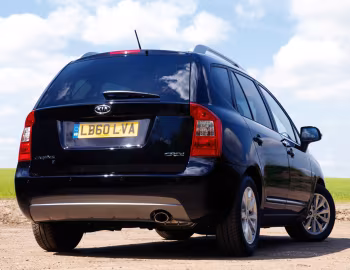 Kia Carens [UK-spec] (UN) '2010–12