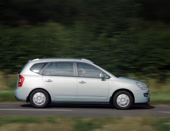 Kia Carens [UK-spec] (UN) '2006–10