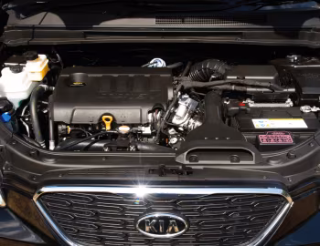 Under The Hood Kia Carens [UK-spec] (UN) '2010–12
