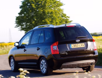 Kia Carens [UK-spec] (UN) '2010–12