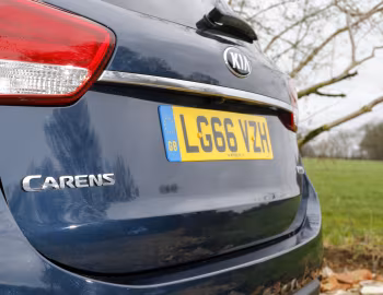 Kia Carens EcoDynamics [UK-spec] (RP) '2016–18