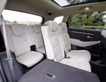 Интерьер Kia Carens EcoDynamics [UK-spec] (RP) '2016–18