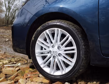 Kia Carens EcoDynamics [UK-spec] (RP) '2016–18