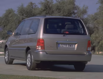 Kia Carnival [Worldwide] (GQ) '02.2001–06.2003