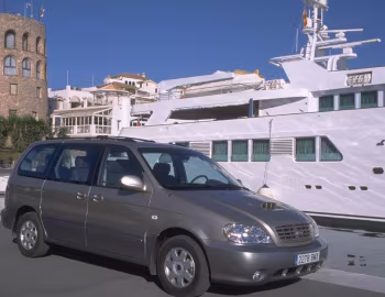 Kia Carnival [Worldwide] (GQ) '02.2001–06.2003