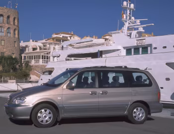 Kia Carnival [Worldwide] (GQ) '02.2001–06.2003
