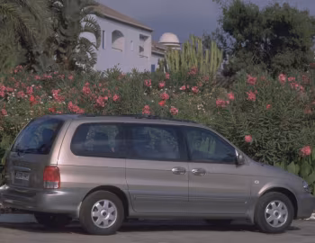 Kia Carnival [Worldwide] (GQ) '02.2001–06.2003