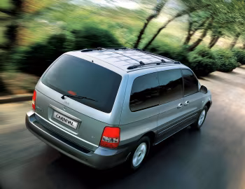 Kia Carnival (GQ) '06.2003–10.2005
