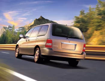 Kia Carnival [Worldwide] (GQ) '02.2001–06.2003