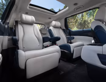 Interior 2025–pr. Kia Carnival HEV Dark Edition [North America] (KA4) '2024–pr.