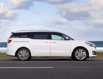 Kia Carnival Platinum [Australia] (YP) '2015–18