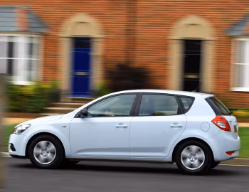 Kia cee'd [UK-spec] (ED) '2009–12