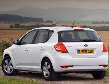 Kia cee'd [UK-spec] (ED) '2009–12