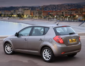 Kia cee'd [UK-spec] (ED) '2007–09