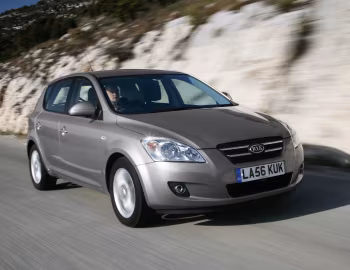 Kia cee'd [UK-spec] (ED) '2007–09