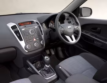 Интерьер Kia cee'd EcoDynamics [UK-spec] (ED) '2009–12